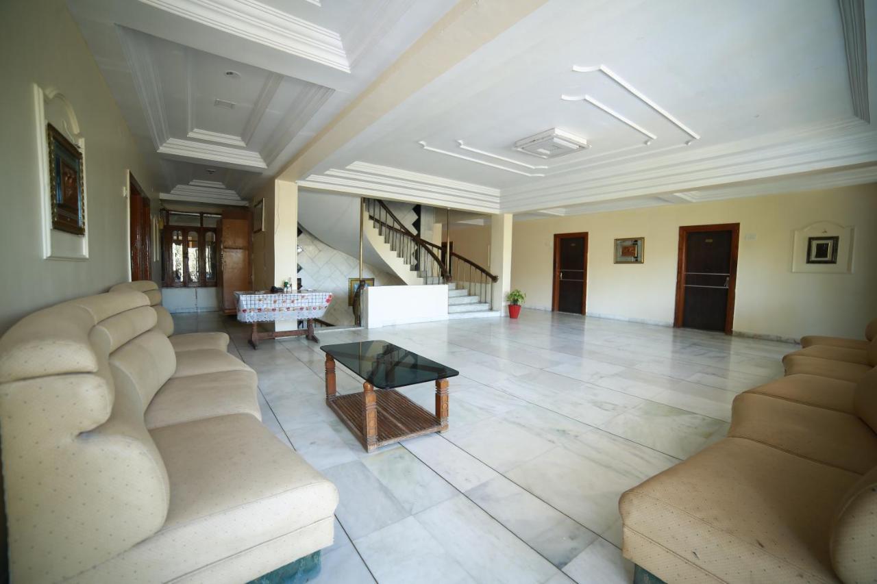 Hotel Sheratone Monte Abu Exterior foto