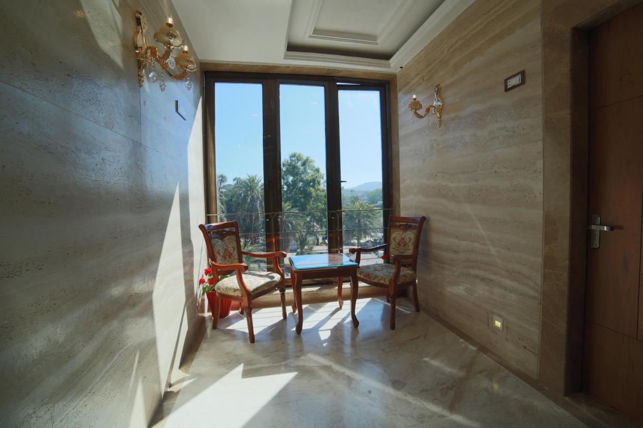 Hotel Sheratone Monte Abu Exterior foto