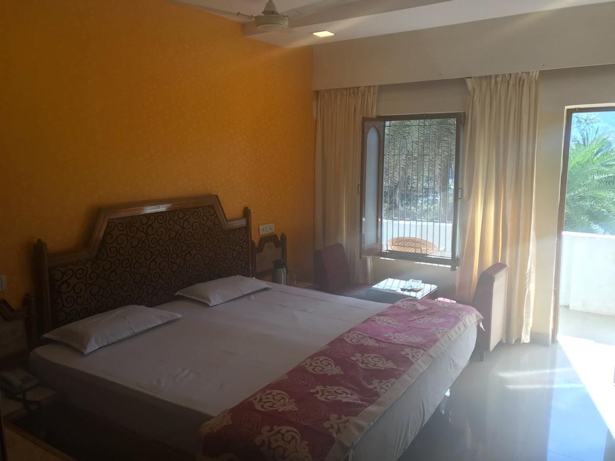 Hotel Sheratone Monte Abu Exterior foto