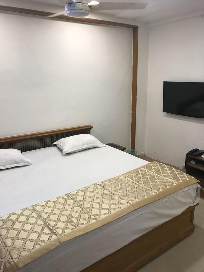 Hotel Sheratone Monte Abu Exterior foto